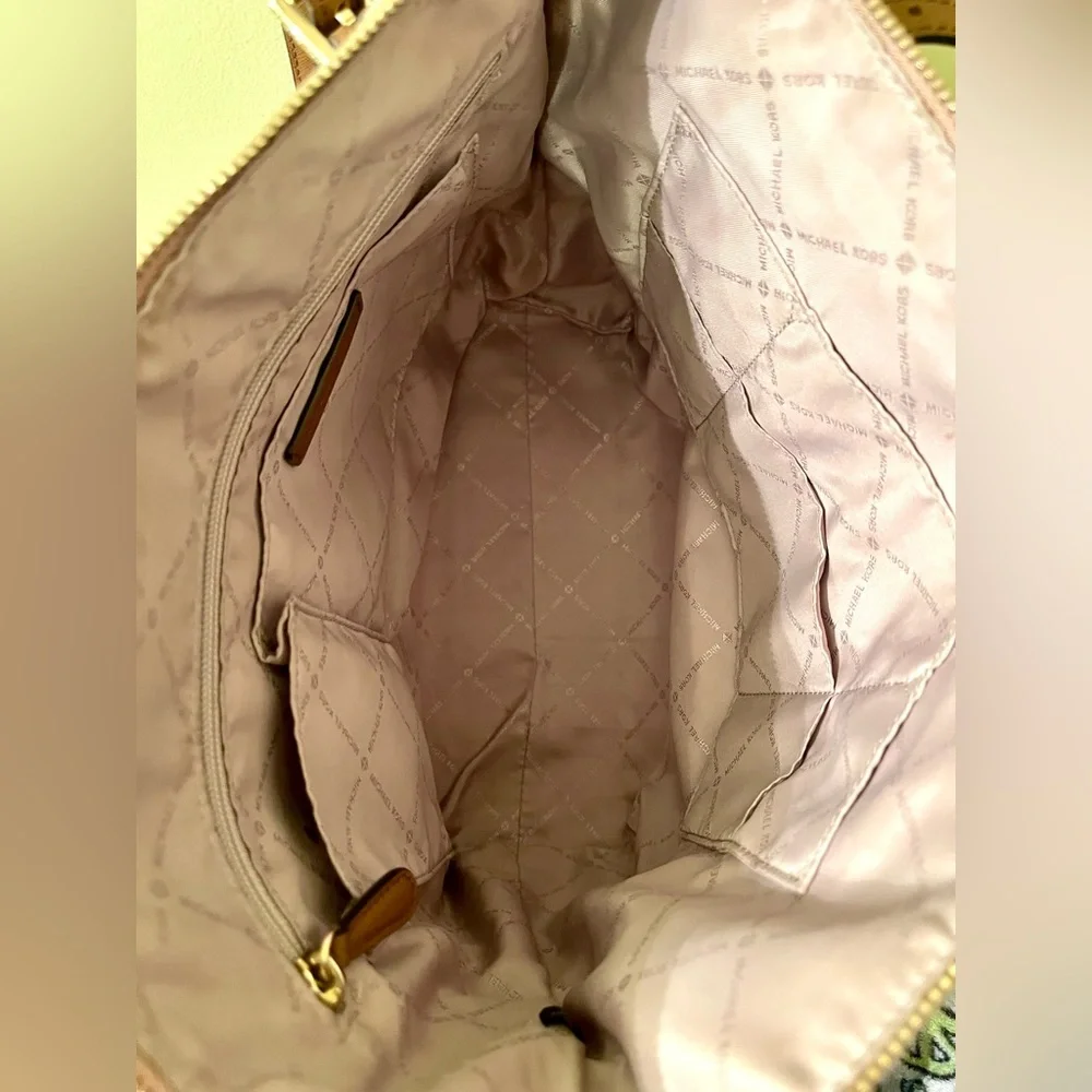 Michael Kors Jet Set Travel Top Zip Shoulder Tote